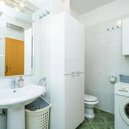 Down Town - Centre *