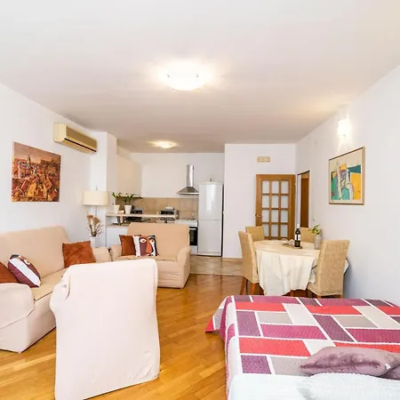 Down Town - Centre * ドゥブロブニク